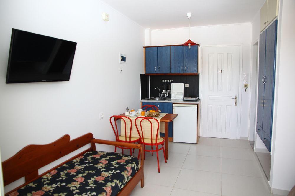 Bellos Hotel Apartments 헐소니소스 외부 사진