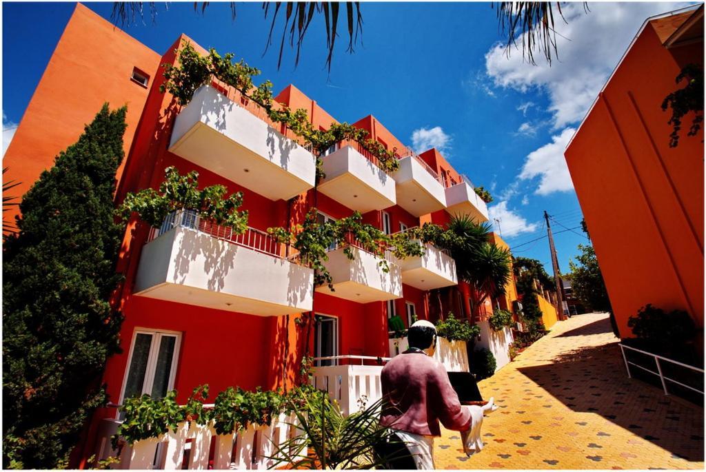 Bellos Hotel Apartments 헐소니소스 외부 사진