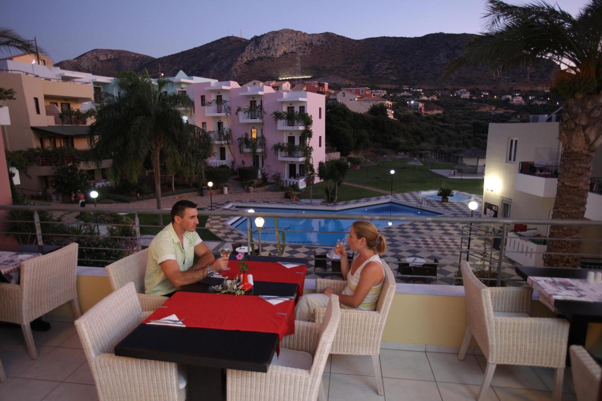 Bellos Hotel Apartments 헐소니소스 외부 사진