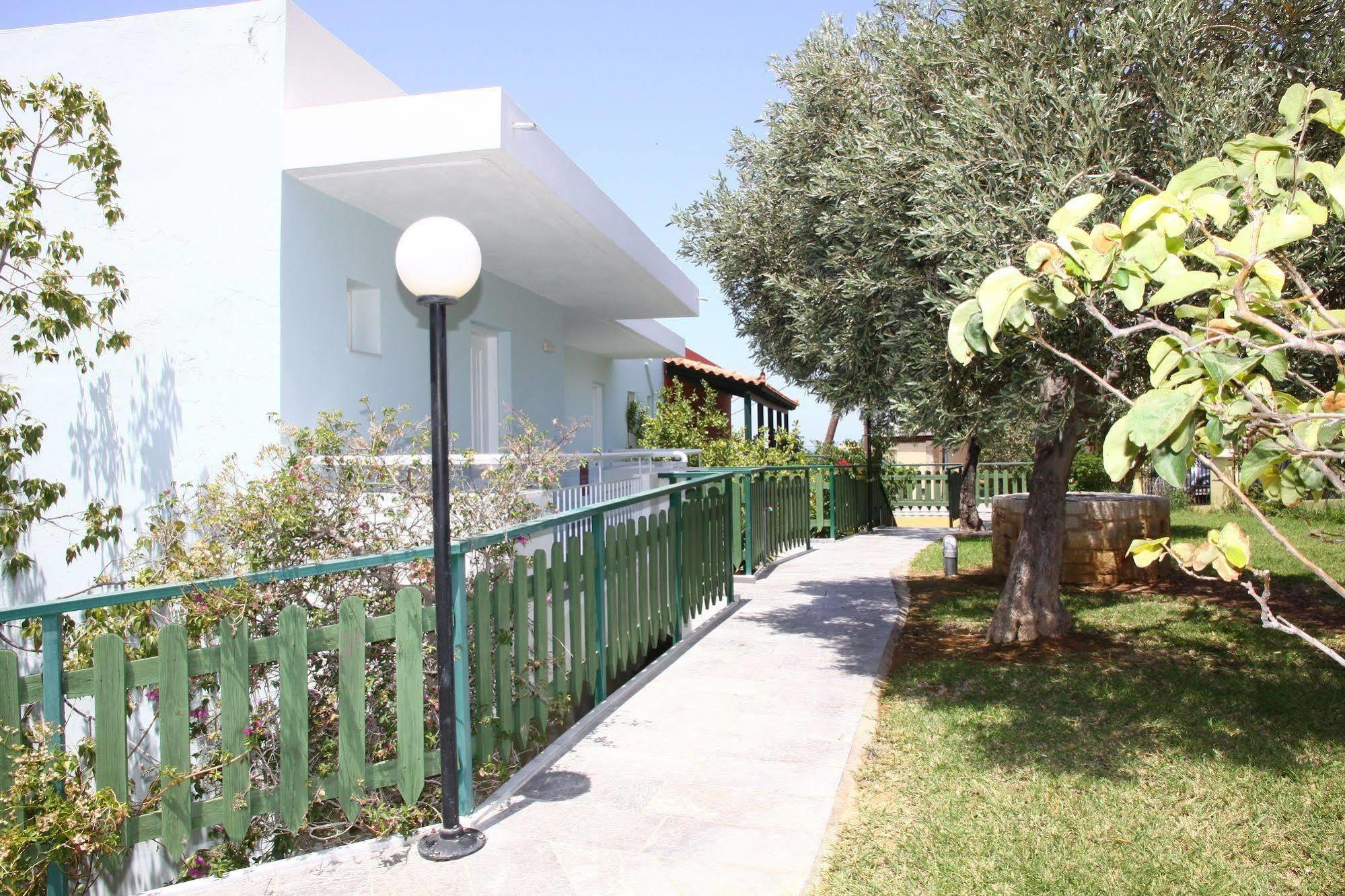 Bellos Hotel Apartments 헐소니소스 외부 사진