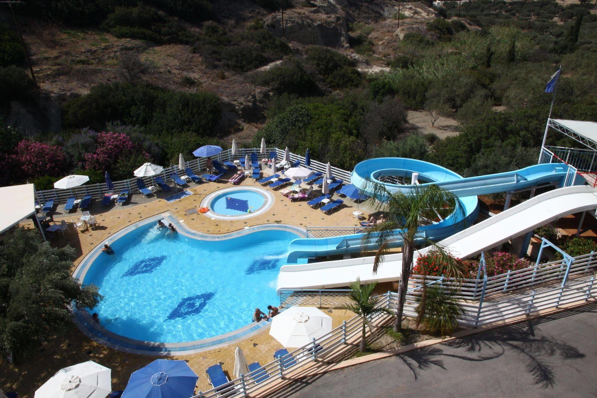 Bellos Hotel Apartments 헐소니소스 외부 사진