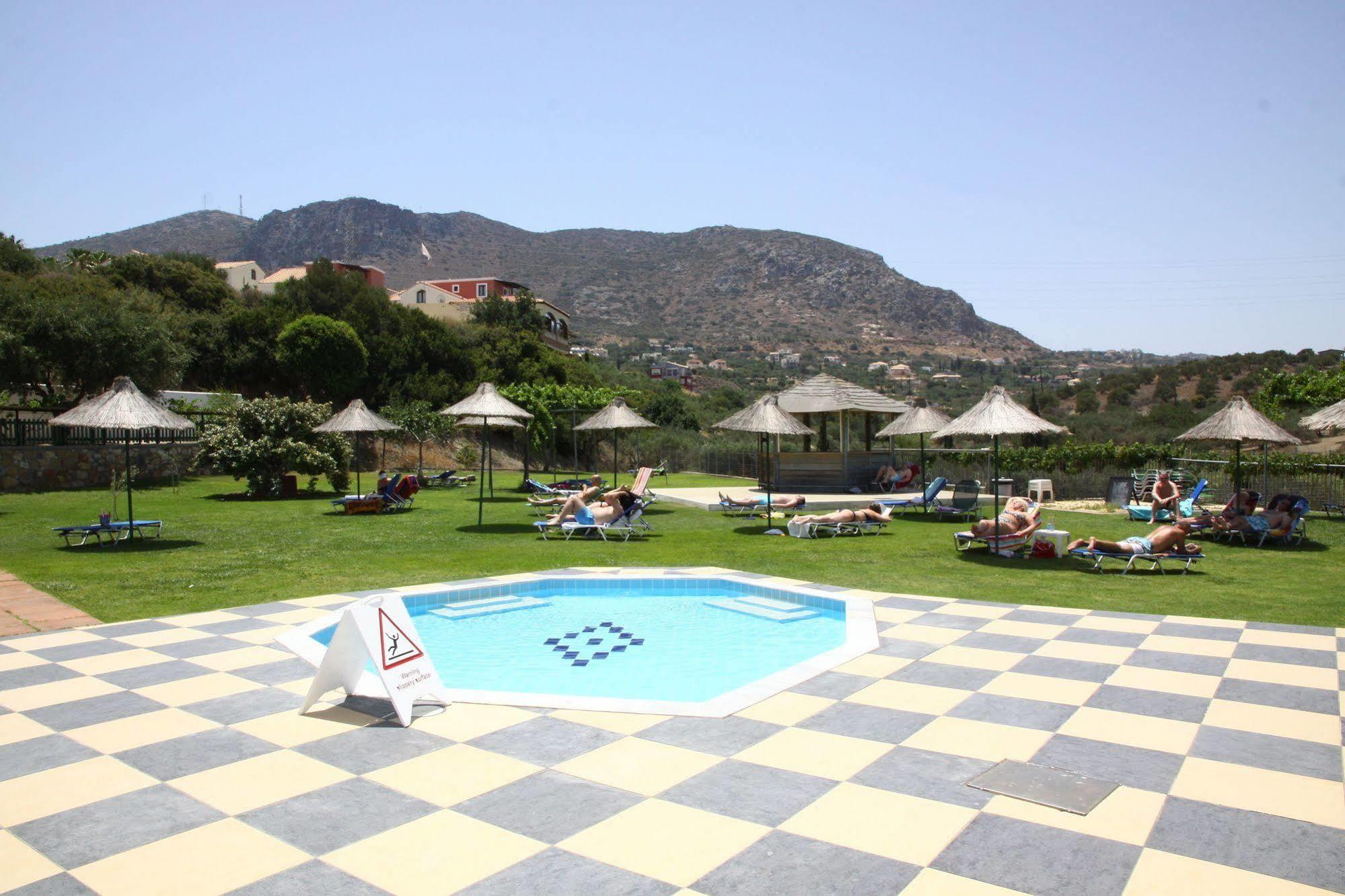 Bellos Hotel Apartments 헐소니소스 외부 사진