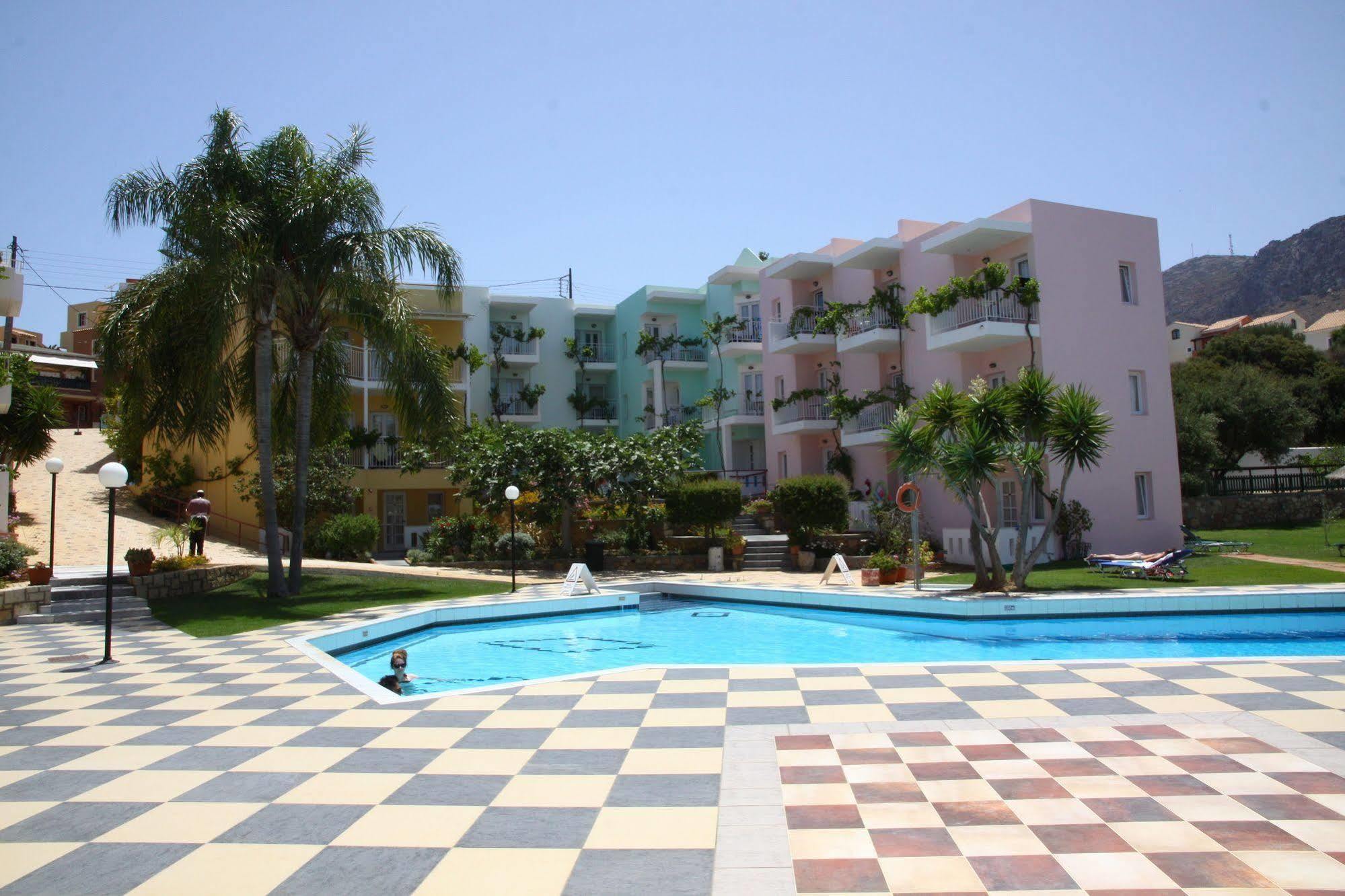 Bellos Hotel Apartments 헐소니소스 외부 사진
