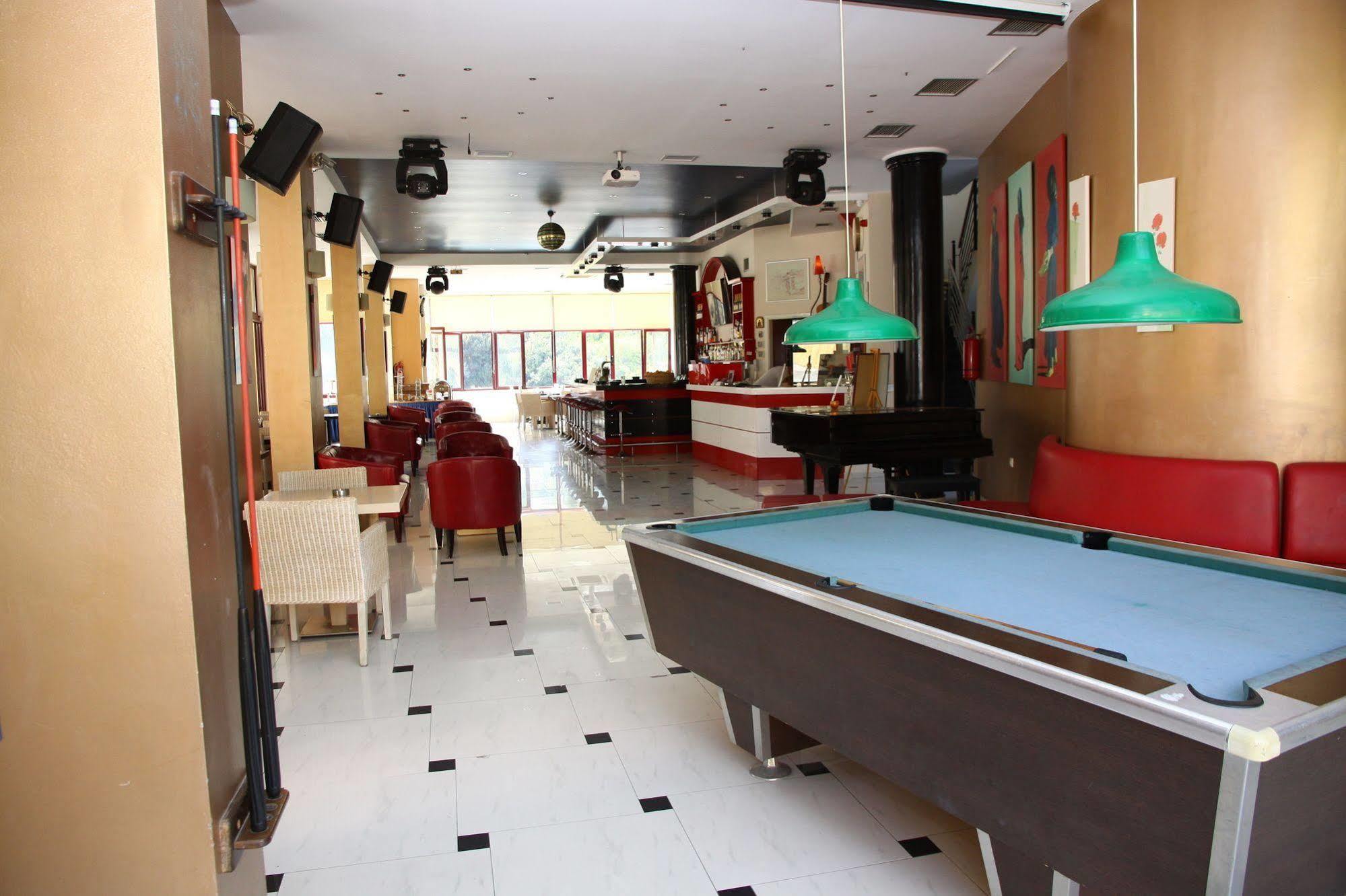 Bellos Hotel Apartments 헐소니소스 외부 사진